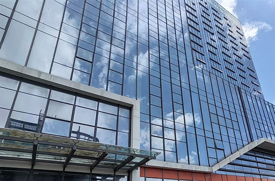 酒店玻璃幕墻多少錢一平