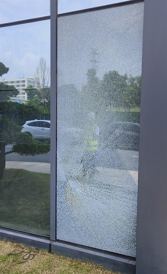 東莞玻璃幕墻維修