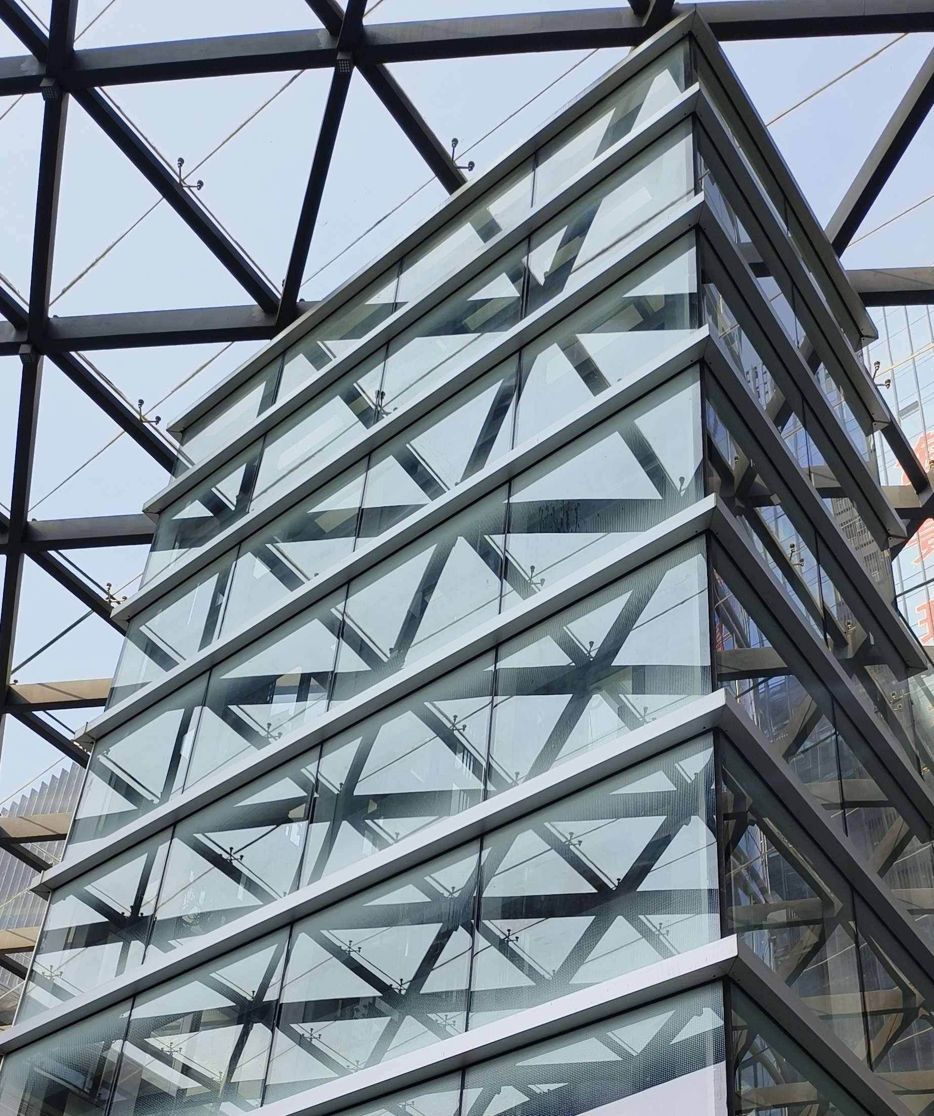 電梯玻璃幕墻公司哪家專業(yè)