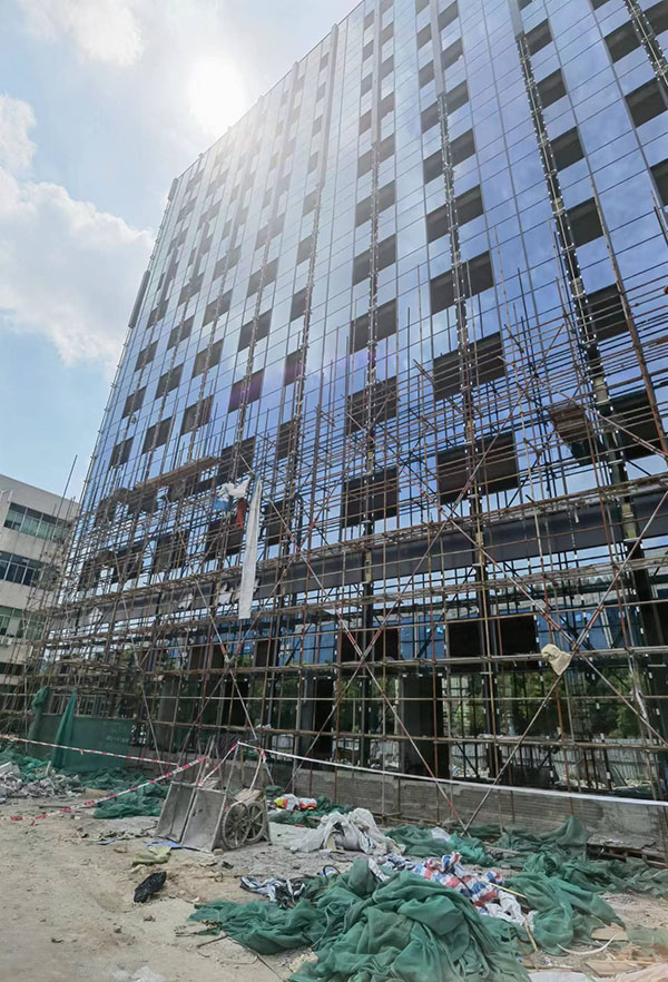 玻璃幕墻包工包料一平方多少錢